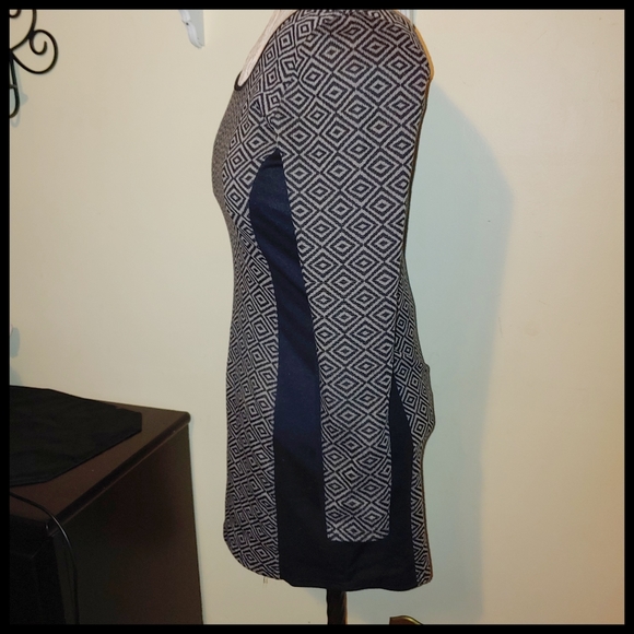 Ya Los Angeles Zipped Body Con Dress, Large - Picture 2 of 7